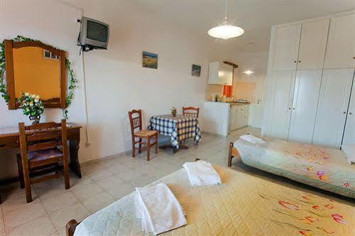 Betty Apartments Дриос Экстерьер фото